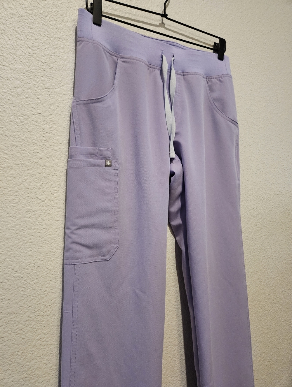 Figs Kade Cargo Scrub Lavender Pants Size S - Picture 3 of 10